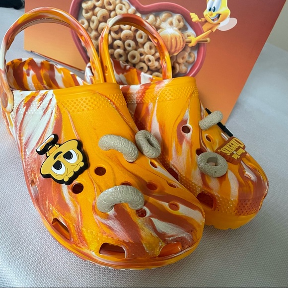 Crocs Classic Honey Nut Cheerios Men's Size 11 Clog 3 Day Shipping! - Picture 2 of 9